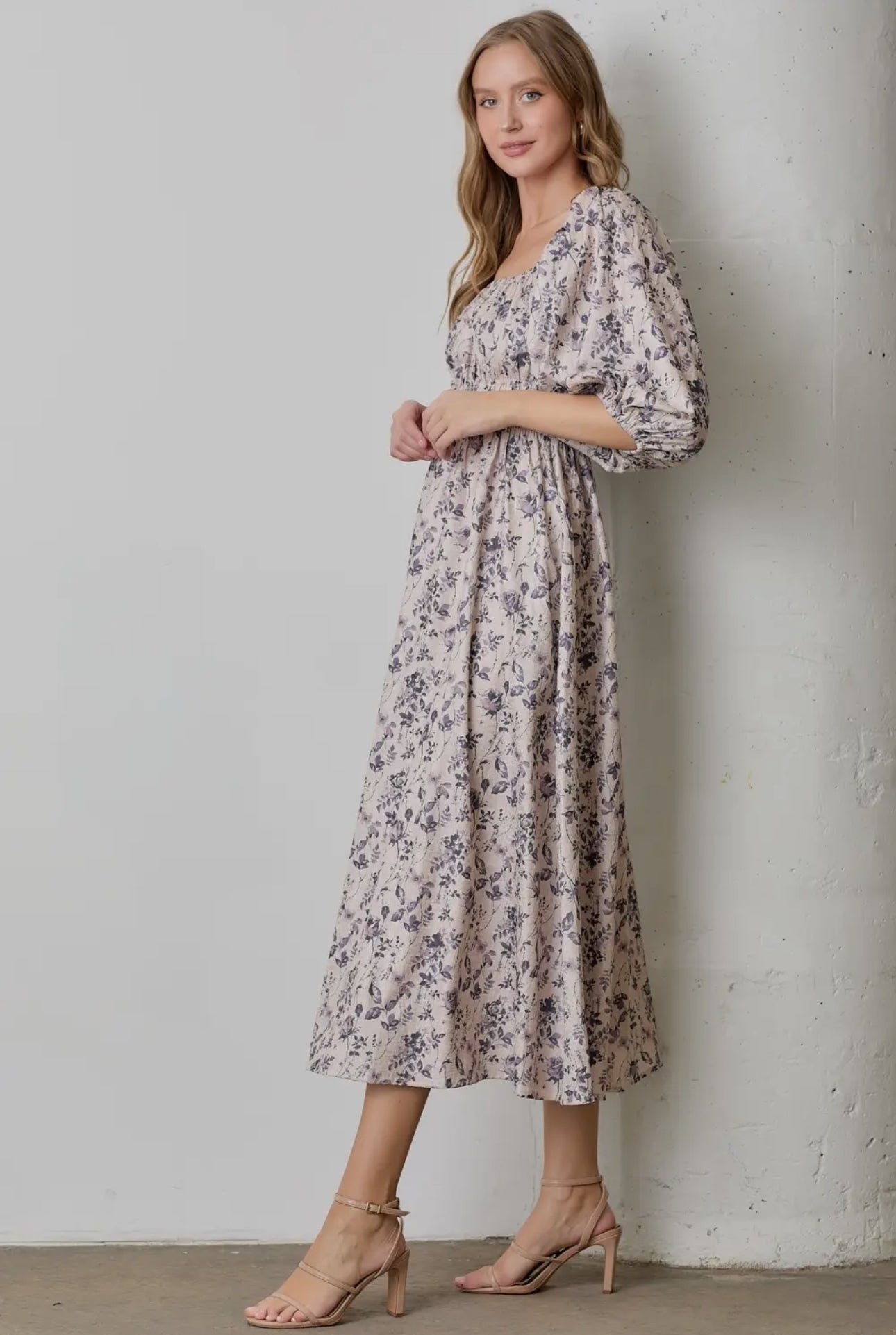 Indy  Maxi Dress                                      vestido, maxi de manga larga con escote cuadrado y estampado floral