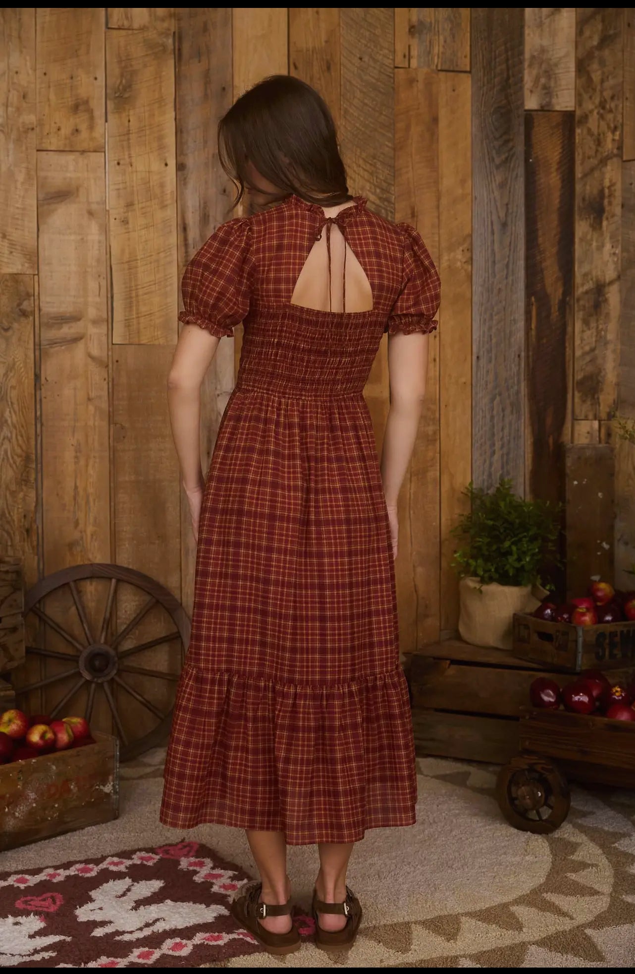 Valeria Midi  Dress De Cuadros Con Mangas Cortas Abullonadas Y Nido De Abeja