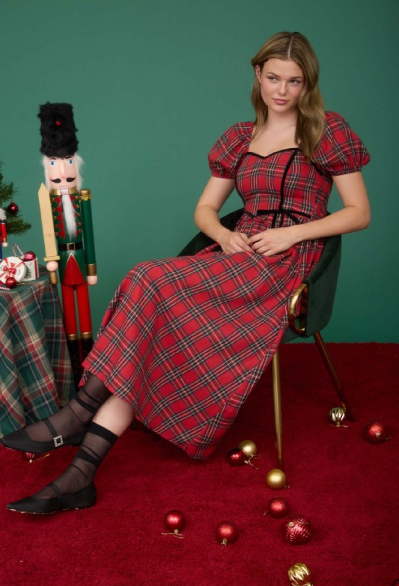 Angelita Midi  Dress   a cuadros con mangas abullonadas y ribete de terciopelo
