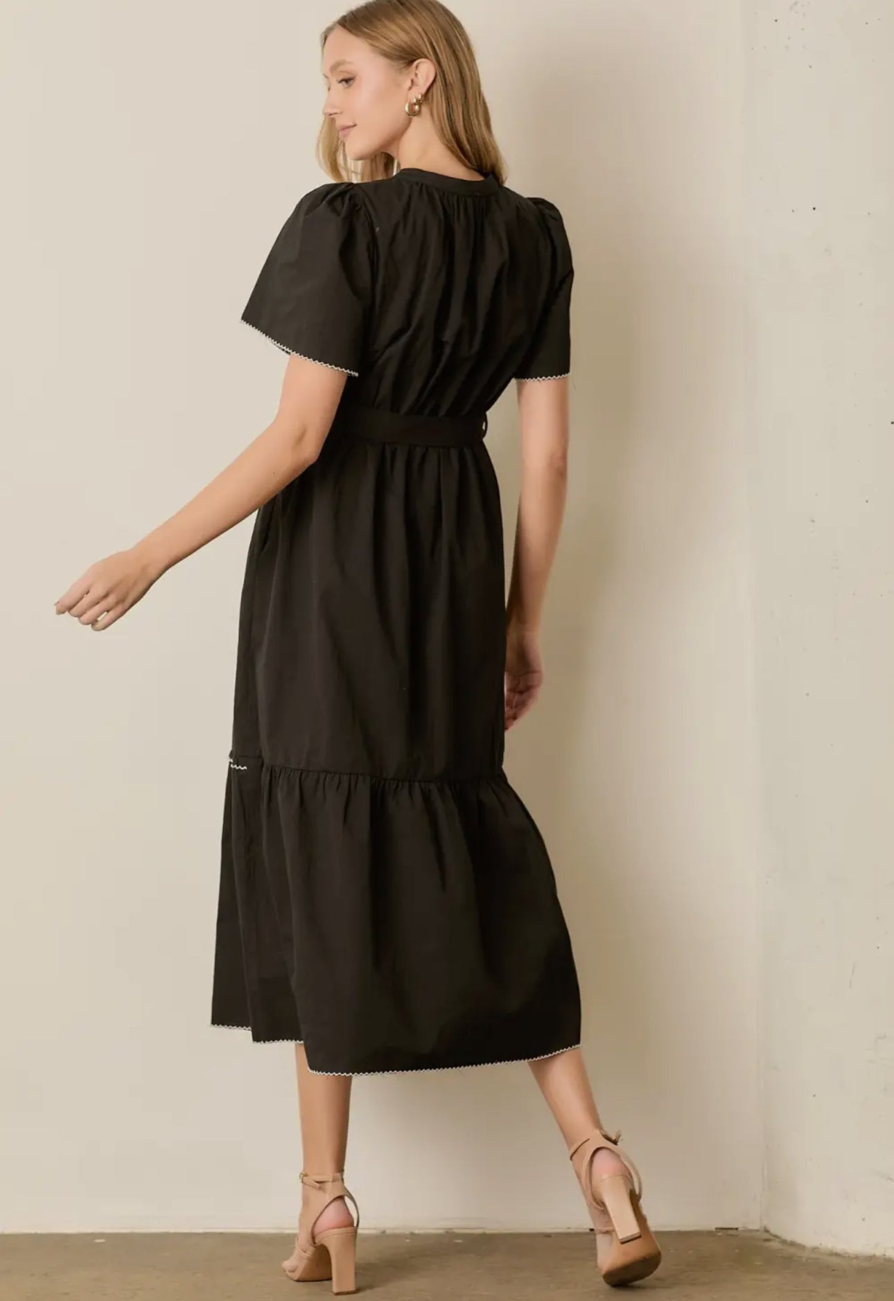 Vestido largo con lazo a la cintura