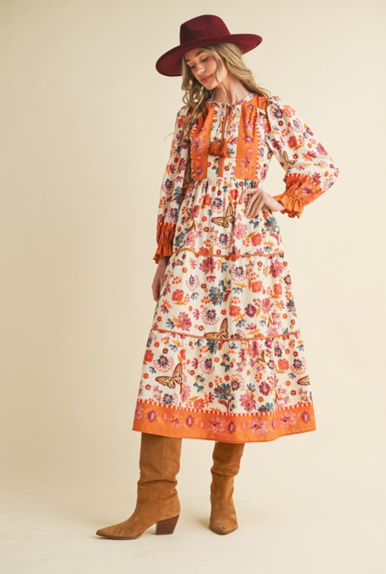 Sabrina Midi Dress.                                           Vestido midi  estampado floral en el borde