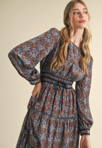 Helena midi Dress                                     Vestido midi floral con ribete en contraste