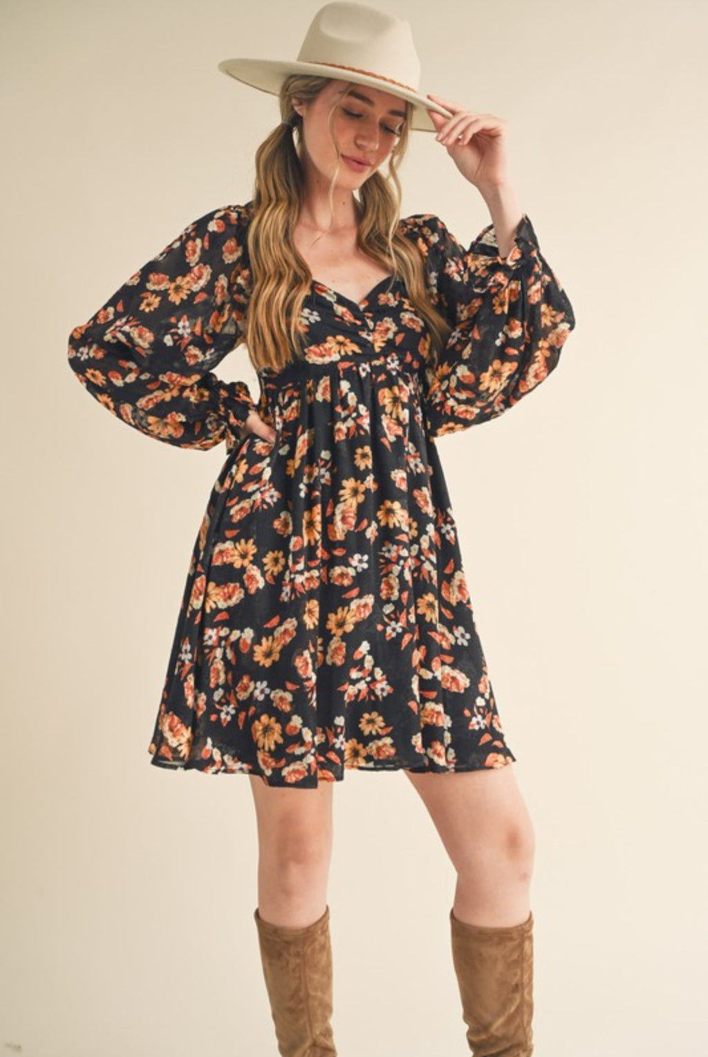 Jasmin Mini Dress                                           Minivestido con mangas abullonadas y estampado floral