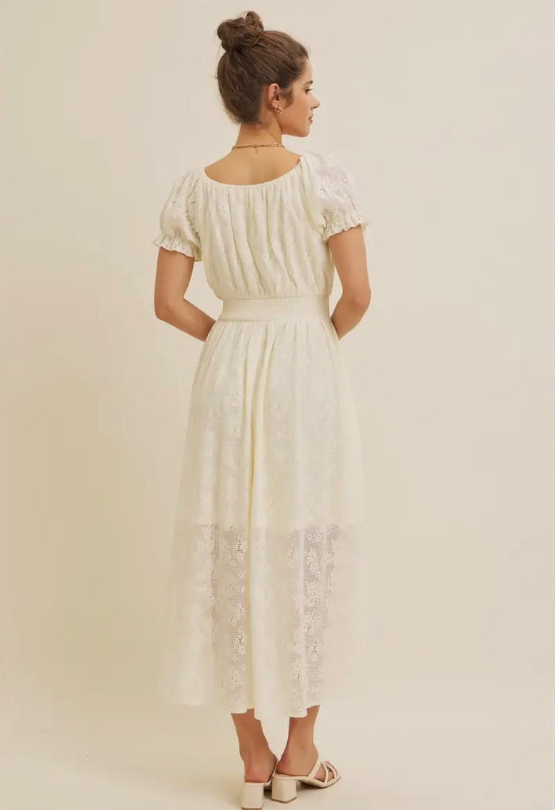 Floral Lace Midi Dress with
Ruched Waist