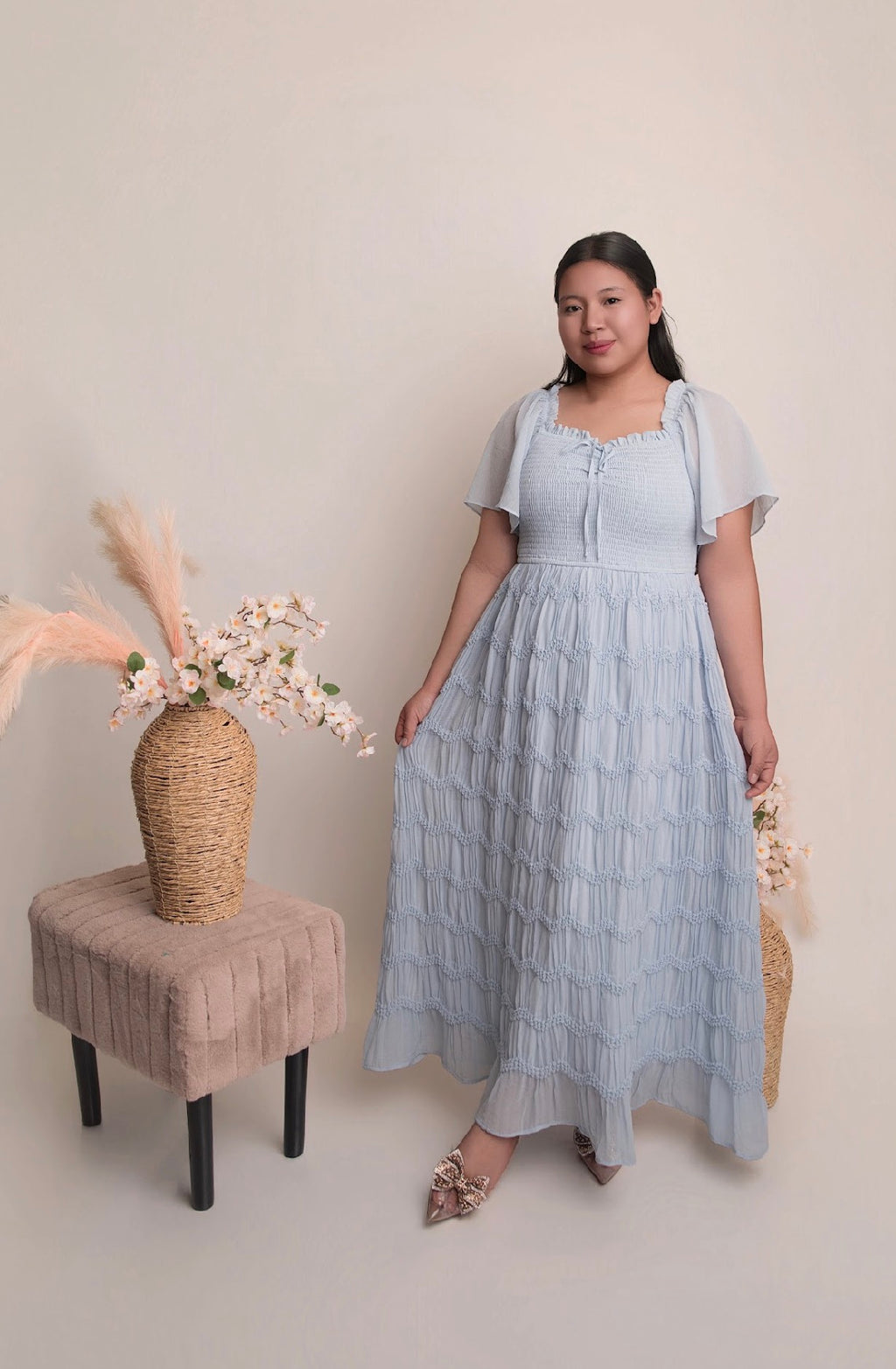 Elegant Midi Dress with Smocking and Ruffled Sleeves
