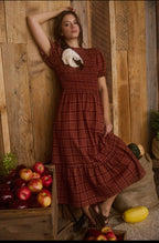 Valeria Midi  Dress De Cuadros Con Mangas Cortas Abullonadas Y Nido De Abeja