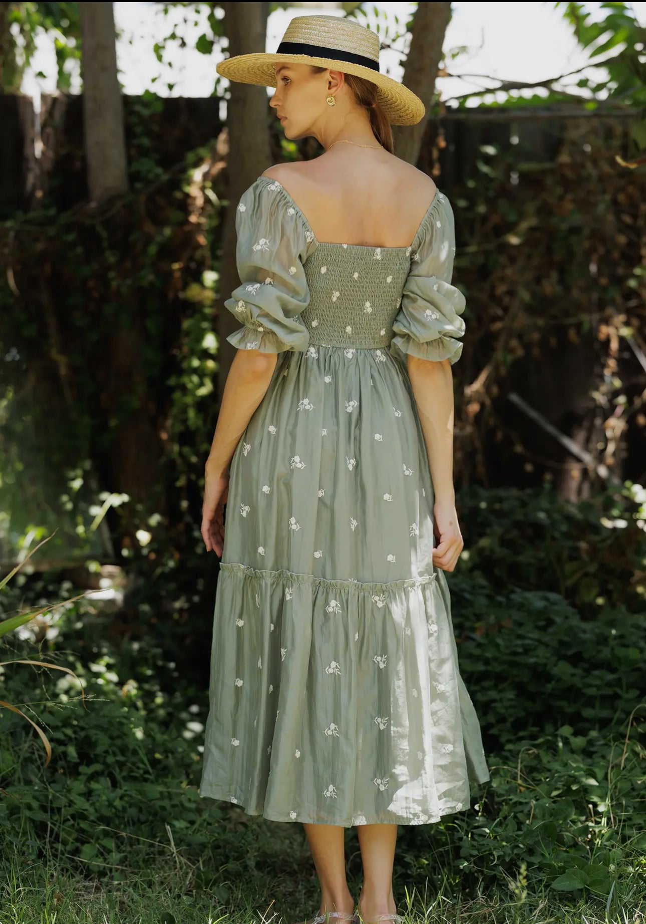 Sara  Midi Dress                                         Con Cuerpo Fruncido Y Mangas Abullonadas