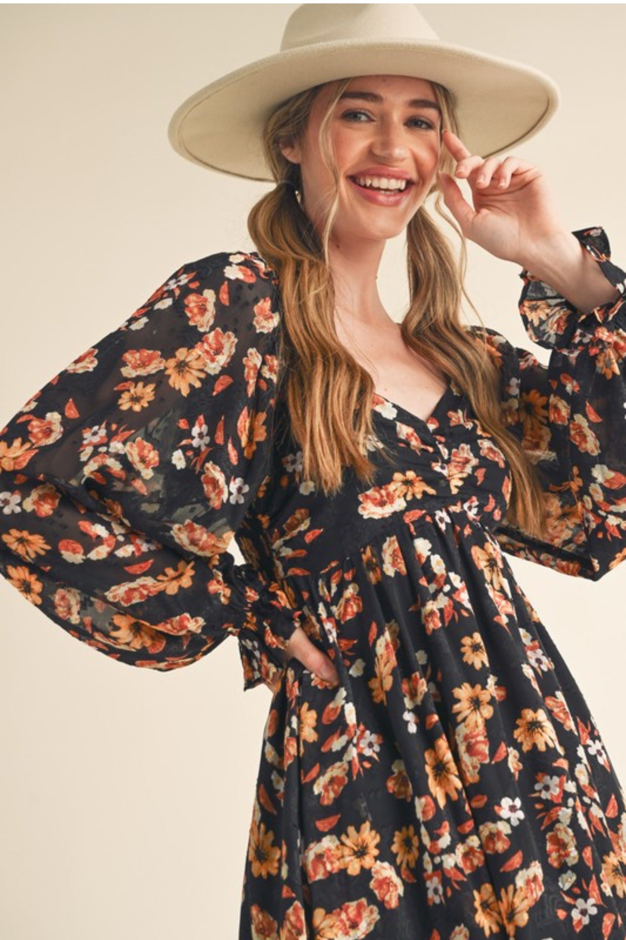 Jasmin Mini Dress                                           Minivestido con mangas abullonadas y estampado floral