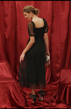 Rebeca Midi Dress.                                   Organza Escalonado Con Mangas Abullonadas