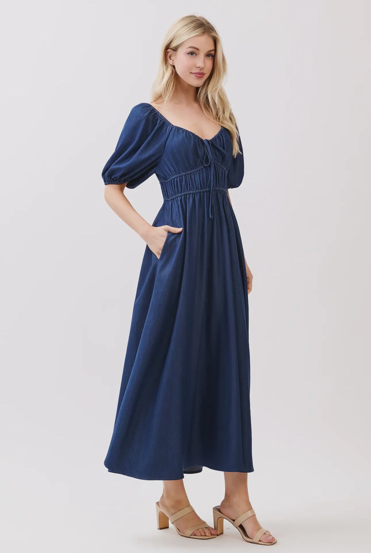 Ariana Maxi Dress.                                    Con Cintura Detallada, Mangas Abullonadas Y Elástico