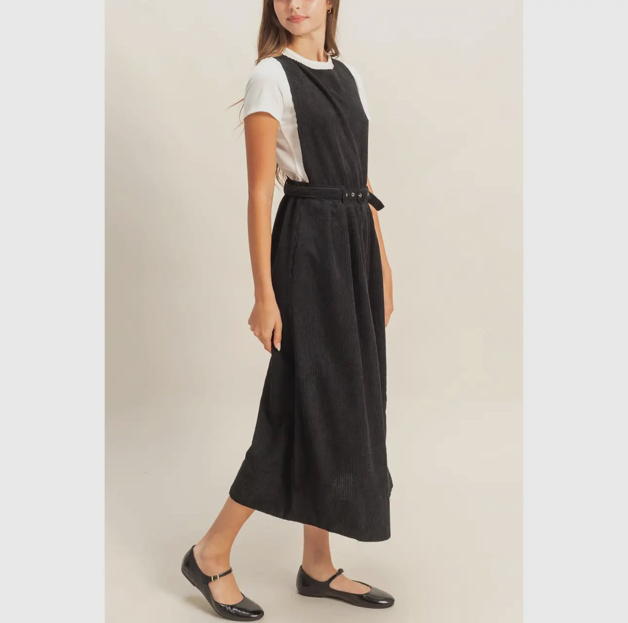 Overall Dress                                            Vestido Midi Sin Mangas De Pana Con Cinturón