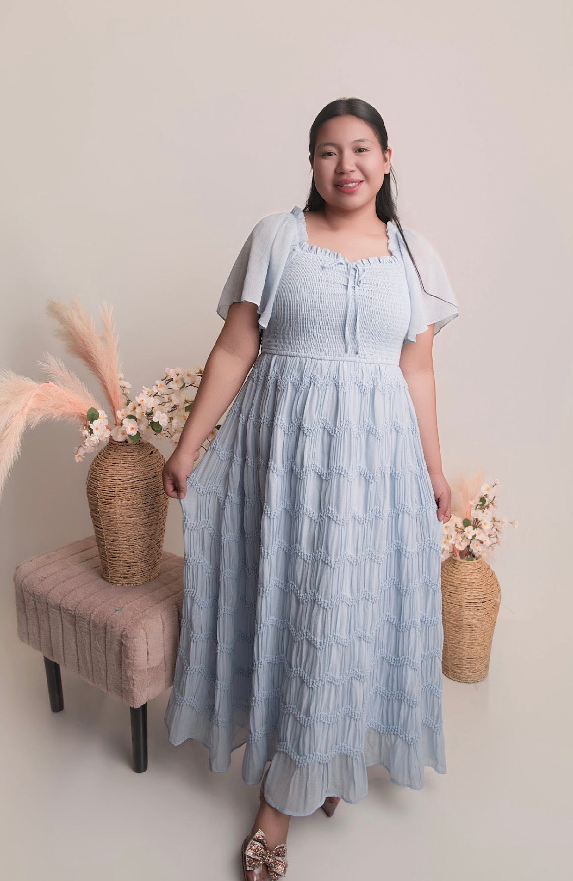 Elegant Midi Dress with Smocking and Ruffled Sleeves