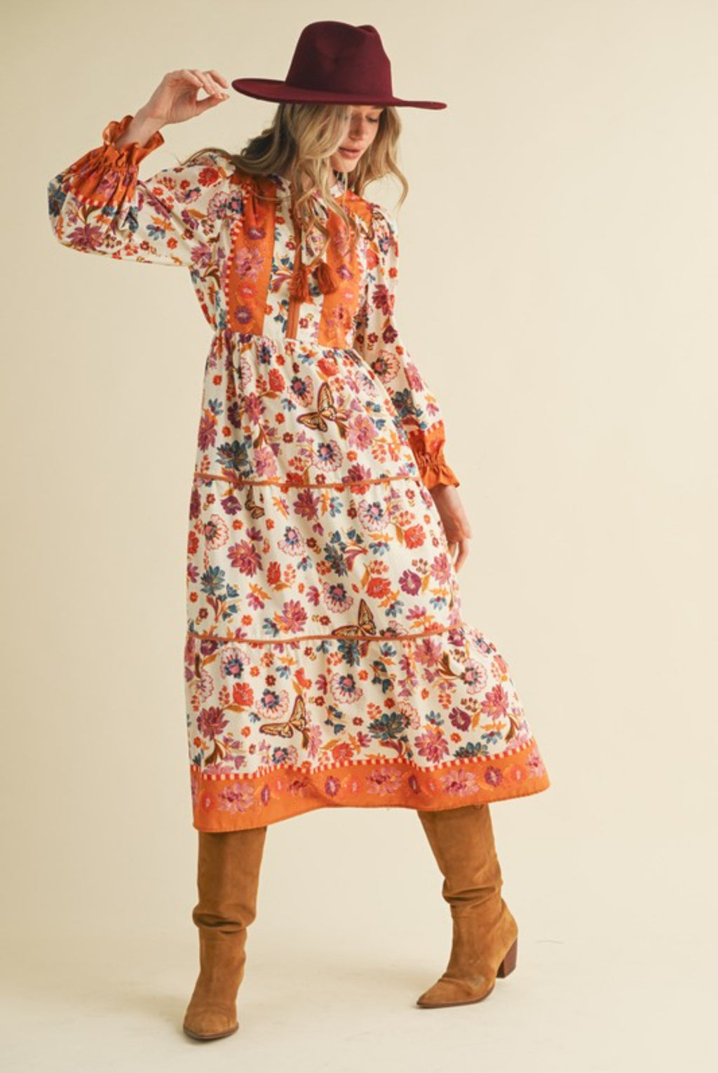 Sabrina Midi Dress.                                           Vestido midi  estampado floral en el borde