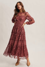 Valeria maxi Dress  Vestido largo de encaje de manga larga escalonada