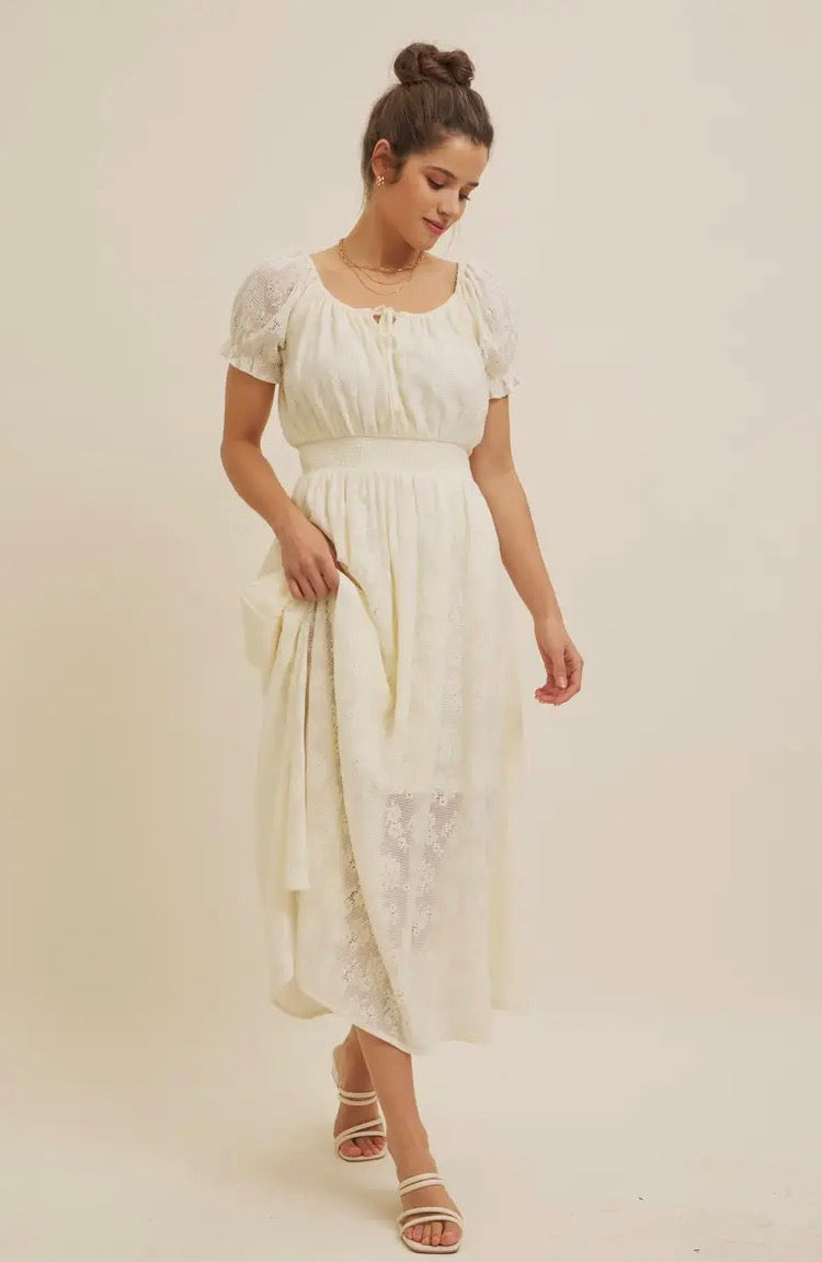 Floral Lace Midi Dress with
Ruched Waist