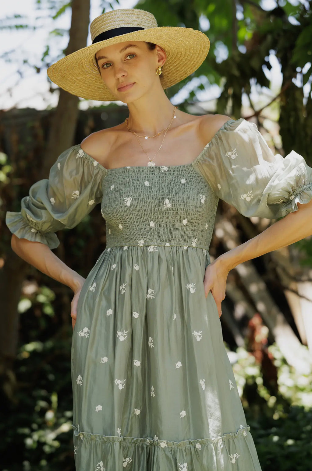 Sara  Midi Dress                                         Con Cuerpo Fruncido Y Mangas Abullonadas