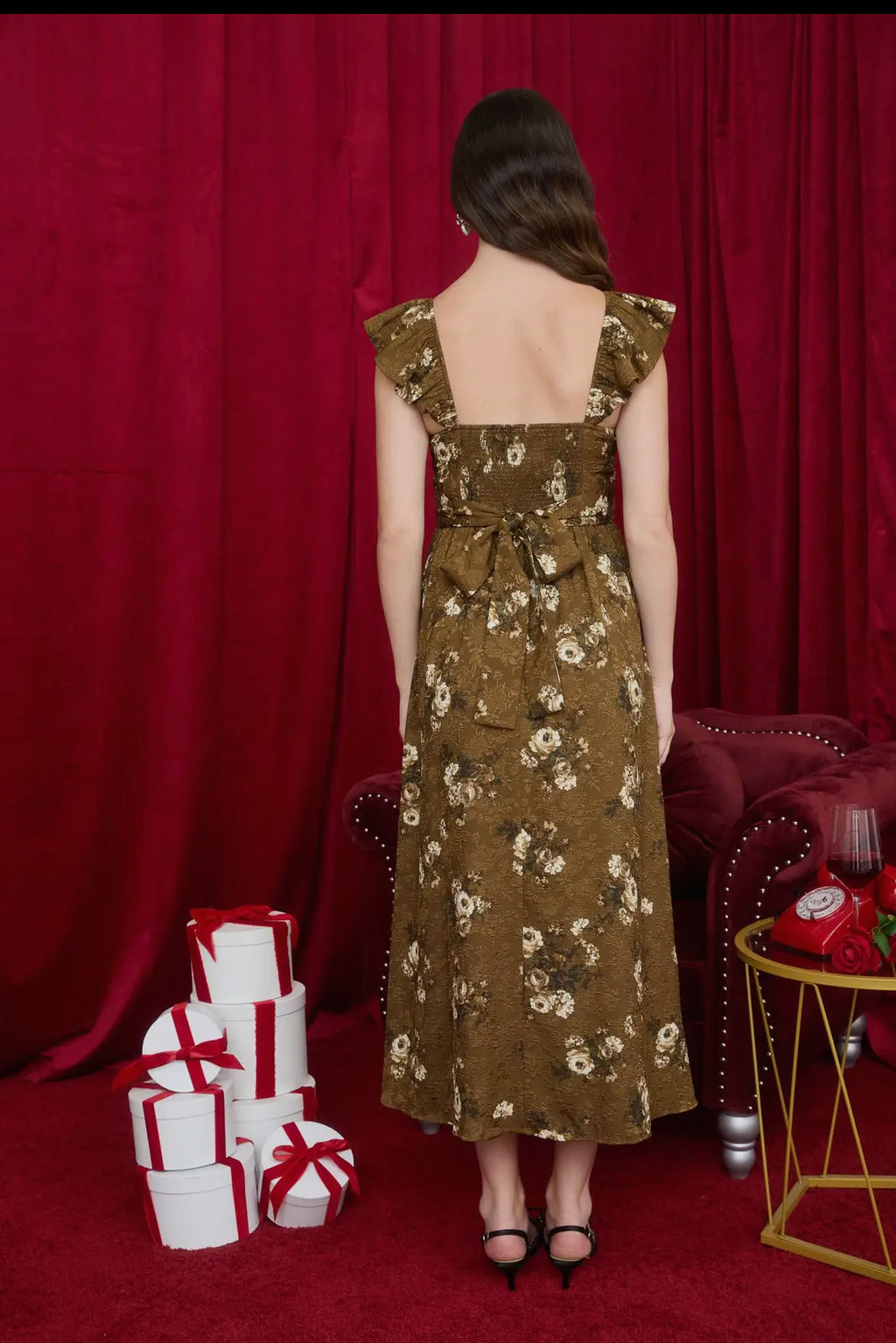 Dilia Midi Dress.                                        Con Detalle Jacquard Floral Y Lazo En La Espalda